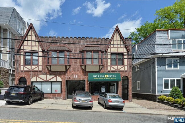 property at 38 River Edge Rd