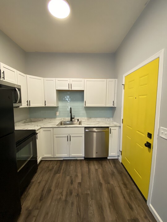 44 N Main St, Unit APT A in Deerfield, WI - Foto de edificio