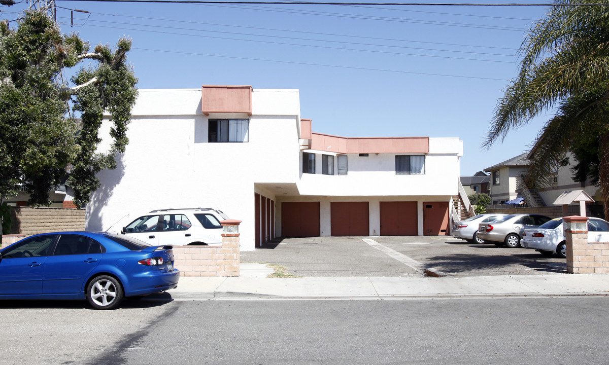 13852 Iowa St in Westminster, CA - Building Photo