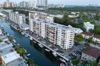 Coral Isle East & West in North Miami Beach, FL - Building Photo - Building Photo