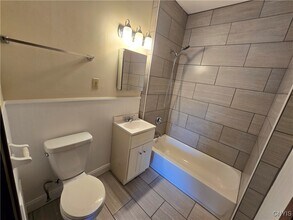 706 Milton Ave in Syracuse, NY - Foto de edificio - Building Photo