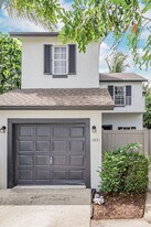 1651 Hawthorne Pl in Wellington, FL - Building Photo