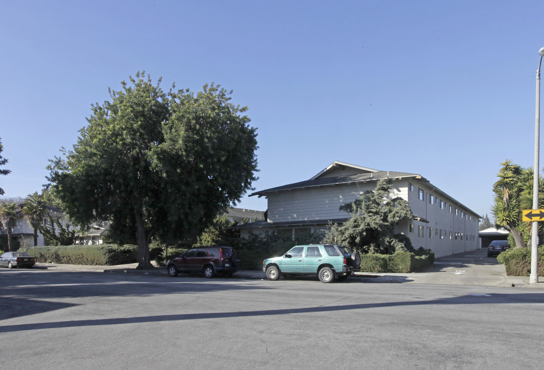 Hacienda Apartments in Sunnyvale, CA - Building Photo