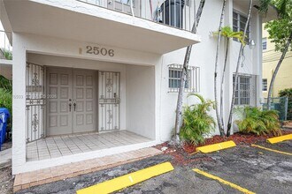 2506 SW 9th St in Miami, FL - Building Photo - Building Photo