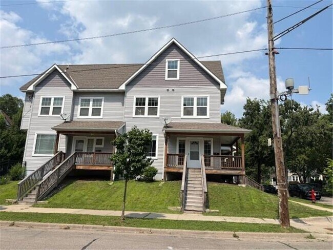 property at 600 W 32nd St