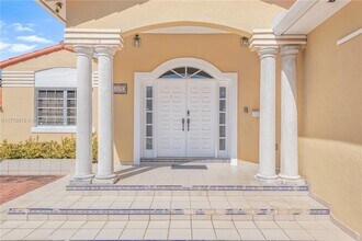 3750 Sheridan Ave in Miami Beach, FL - Building Photo - Building Photo