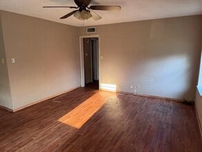 1017 12th St SE in Paris, TX - Building Photo - Building Photo