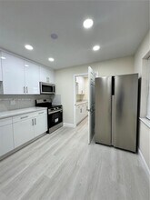 108 NW 3rd Ave in Hallandale Beach, FL - Building Photo - Building Photo