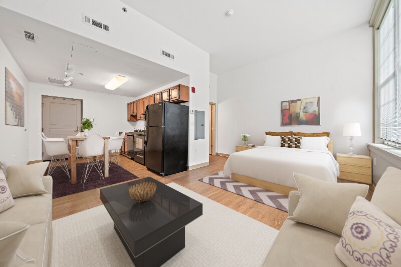 235 Pond St in Weymouth, MA - Building Photo