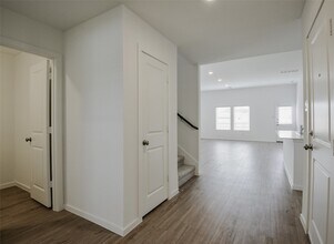 21811 Carpineti Ln in New Caney, TX - Foto de edificio - Building Photo