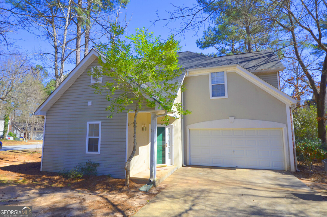 137 S Fairfield Dr in Peachtree City, GA - Building Photo