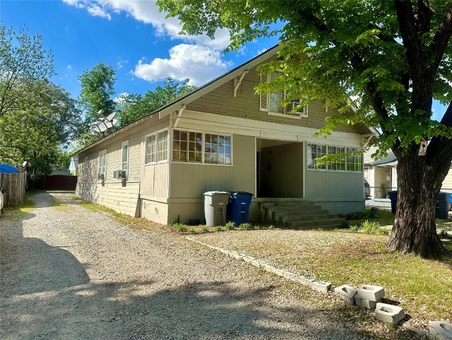 23111 Gilford St in Dallas, TX - Building Photo - Building Photo