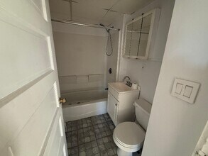 13 Union St, Unit 2 in Haverhill, MA - Building Photo - Building Photo