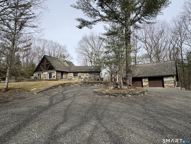 40 Looking Glass Hill Rd in Litchfield, CT - Building Photo - Building Photo