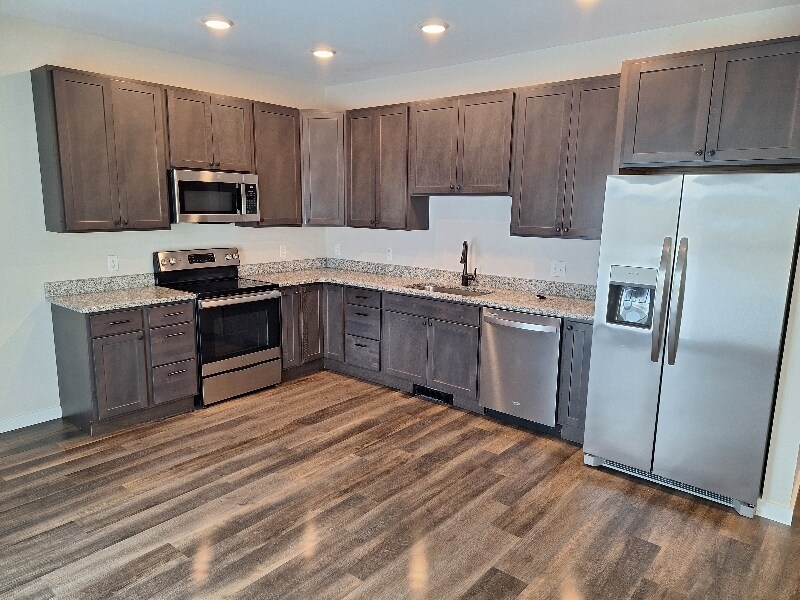 705 S Oak St in Townsend, MT - Building Photo