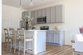 Midland Pointe at Lake Norman in Maiden, NC - Building Photo - Building Photo