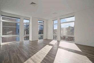 591 Beacon St, Unit 206 in Boston, MA - Building Photo - Building Photo