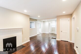 2912 Akron St in Atlanta, GA - Building Photo - Building Photo