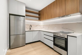 583 Lorimer St-Unit -3-A in Brooklyn, NY - Building Photo - Building Photo