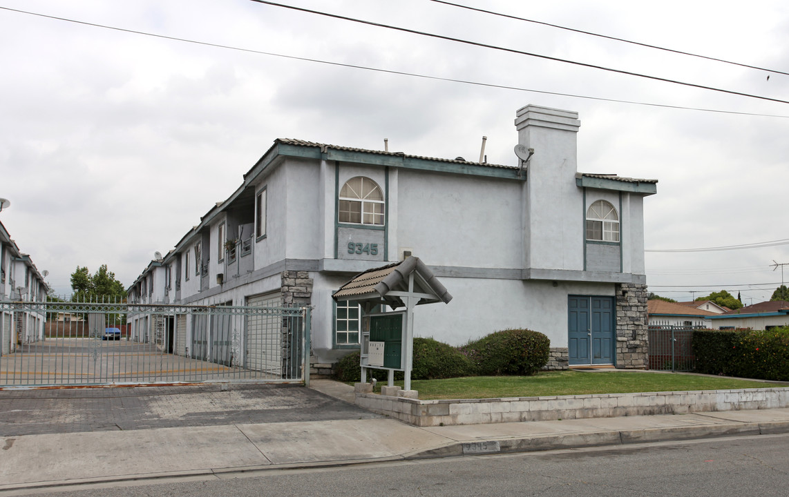 9343 Ramona in Rosemead, CA - Foto de edificio