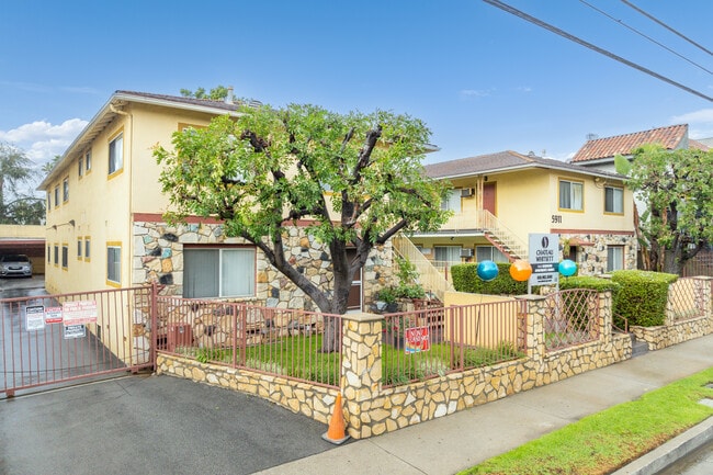 Chateau Whitsett Apartments