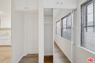 612 S Dunsmuir Ave in Los Angeles, CA - Building Photo - Building Photo