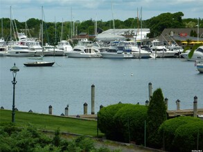 165 Sterling St in Greenport, NY - Building Photo - Building Photo