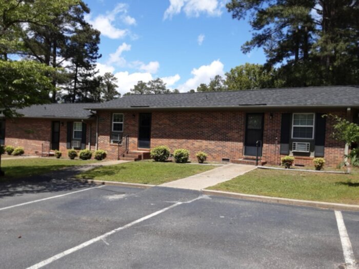 268 Brewster Dr in Fayetteville, NC - Building Photo