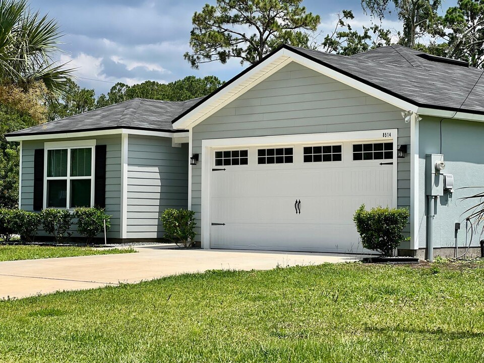 8514 Peach St in Jacksonville, FL - Foto de edificio