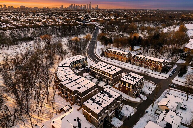 197 Wyndham St in Mississauga, ON - Building Photo - Building Photo