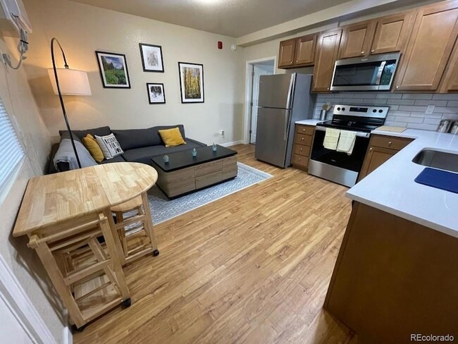 1391 Carr St, Unit 205 in Lakewood, CO - Building Photo - Building Photo