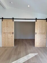 16159 Hartsook St in Encino, CA - Foto de edificio - Building Photo