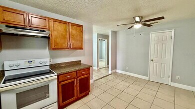 1511 Mabbette St in Kissimmee, FL - Building Photo - Building Photo