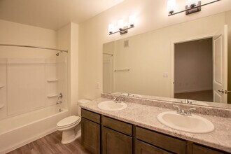 Loma Vista Lofts in San Antonio, TX - Foto de edificio - Building Photo