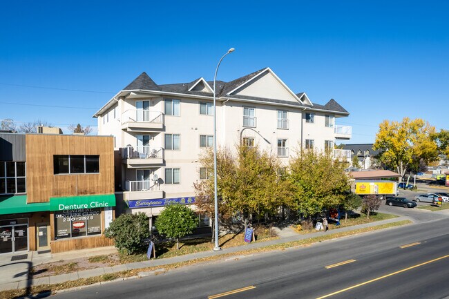 1905 Centre St NE in Calgary, AB - Building Photo - Building Photo