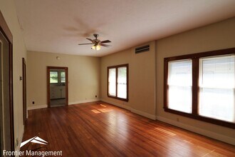 1010 Ratone St in Manhattan, KS - Building Photo - Building Photo