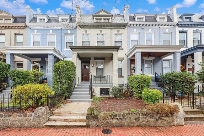 property at 641 5th St NE