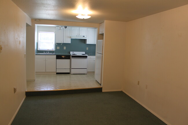 1946 Emerald Alley, Unit #1 in Eugene, OR - Building Photo - Building Photo