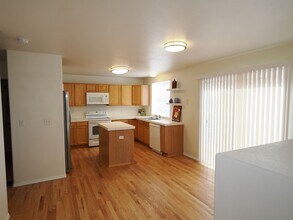 815 Riverview Ln in Colorado Springs, CO - Building Photo - Building Photo