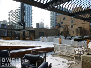 167 N Desplaines St, Unit 1 in Chicago, IL - Building Photo - Building Photo