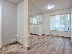 3618 SW Beaverton Hillsdale Hwy in Portland, OR - Building Photo - Building Photo