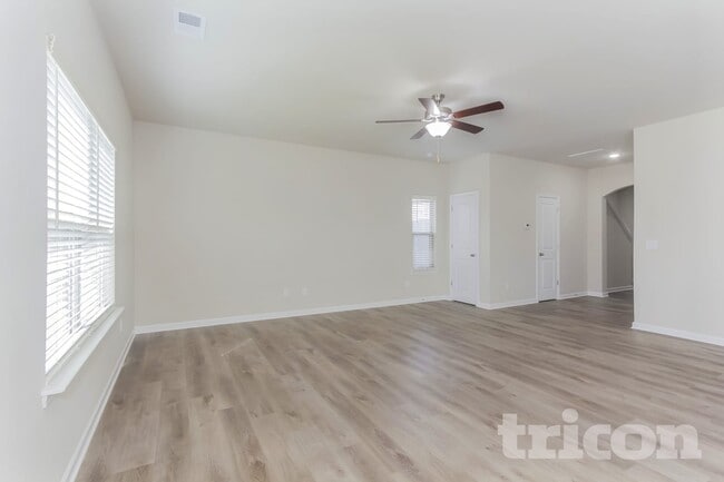 106 Spring Knoll Dr in Charlotte, NC - Foto de edificio - Building Photo