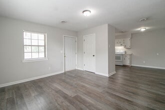 3-403 Thompsonville Ln in Oak Grove, KY - Foto de edificio - Building Photo