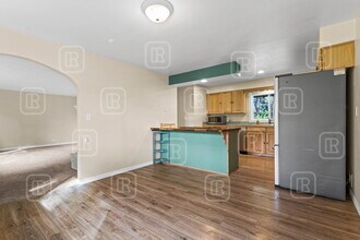17922 N Hatch Rd in Colbert, WA - Building Photo - Building Photo