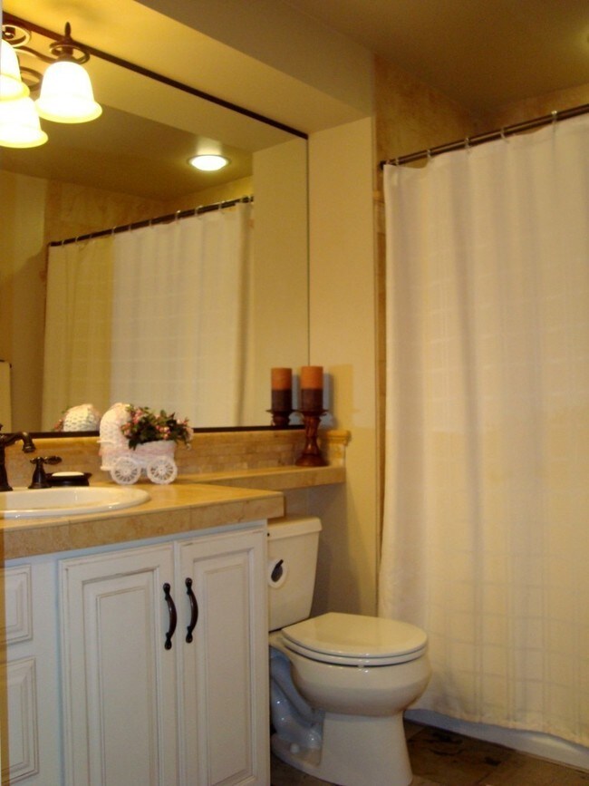 1508 California Ave SW-Unit -Unit A in Seattle, WA - Building Photo - Building Photo