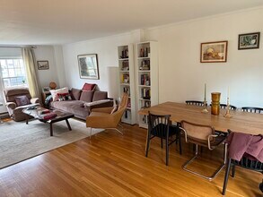 14 Town House Dr in Newton, MA - Building Photo - Building Photo