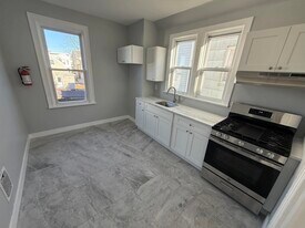 308 Pearsall Ave in Jersey City, NJ - Building Photo