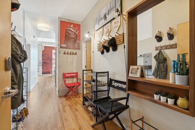 630 N Franklin St, Unit 1110 in Chicago, IL - Building Photo - Building Photo