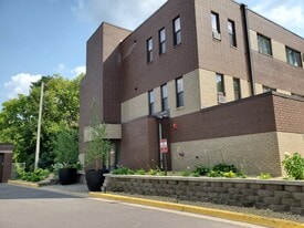 CR Flats in Coon Rapids, MN - Building Photo