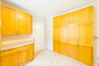 1300 E 72nd St in Chicago, IL - Building Photo - Building Photo